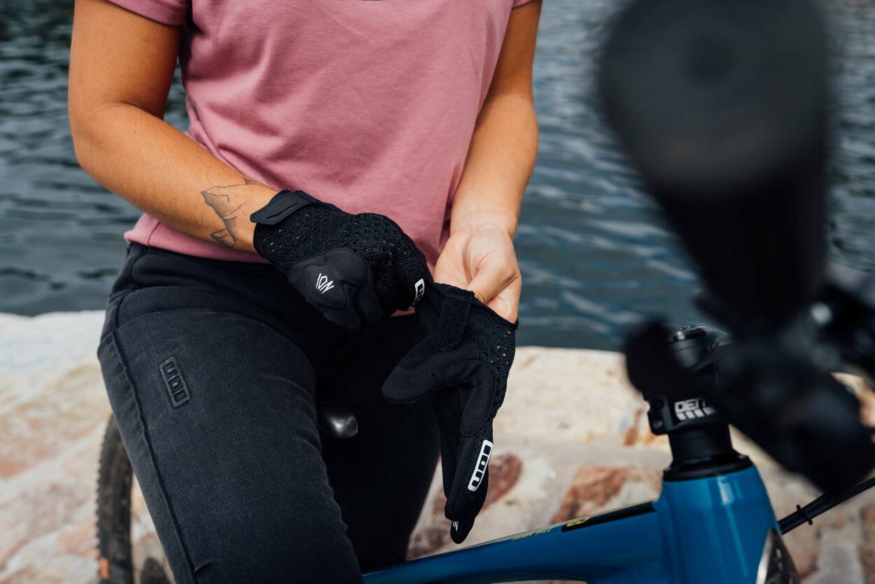 ION Gloves Seek AMP 2021